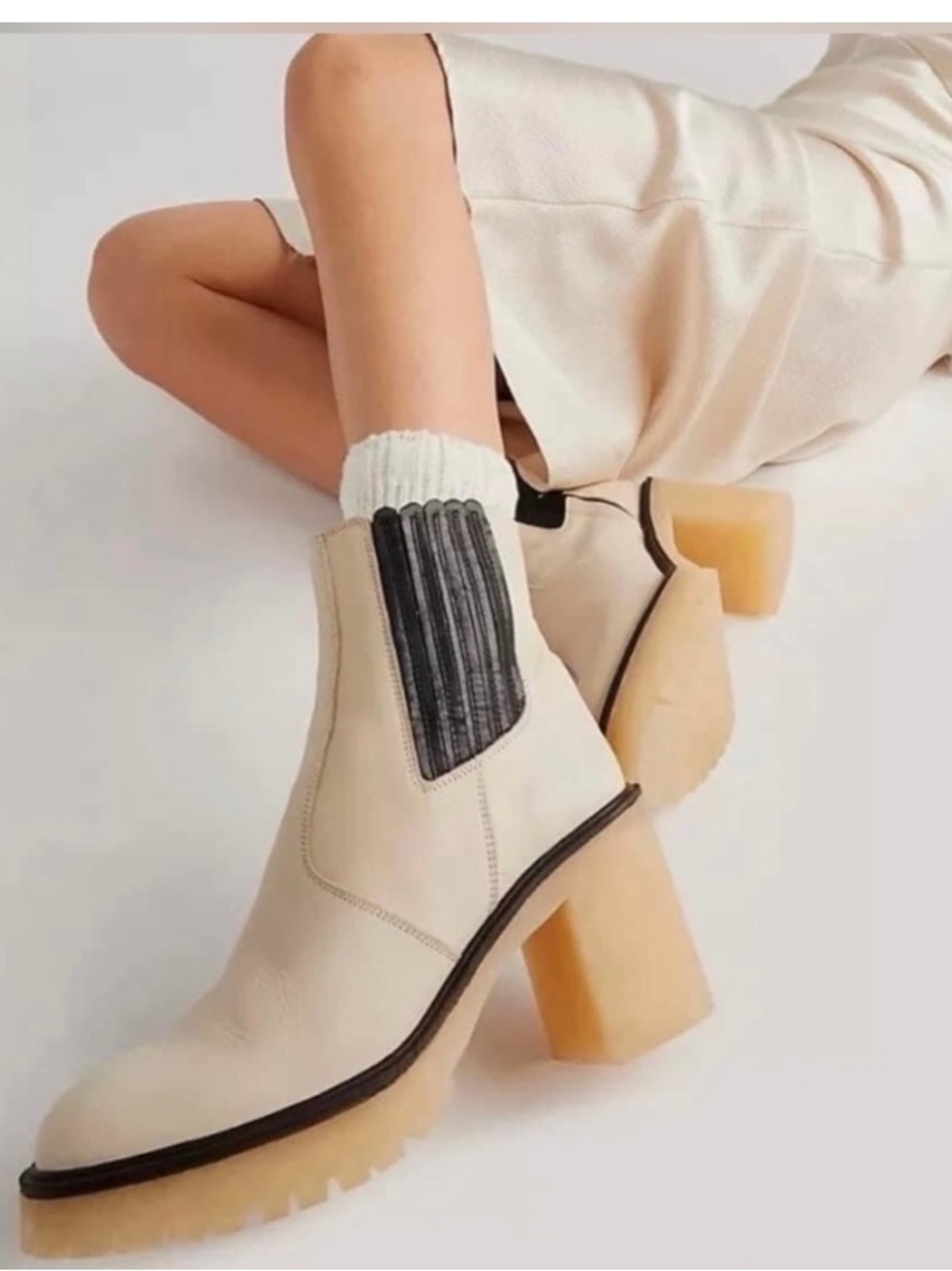 Free People James Chelsea Boot in Bone. Size EU 39. (US 8.5)